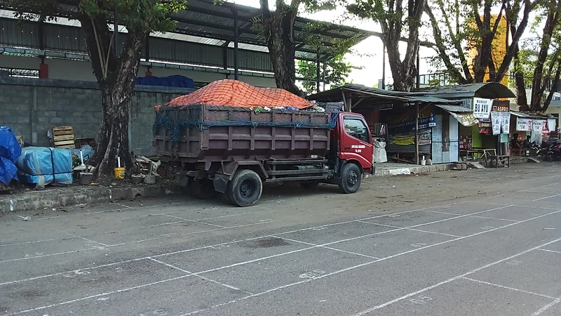 Armada Sampah Lumpuh dan Akses TPA Terputus: Alarm Keras Krisis Pengelolaan Limbah Kota