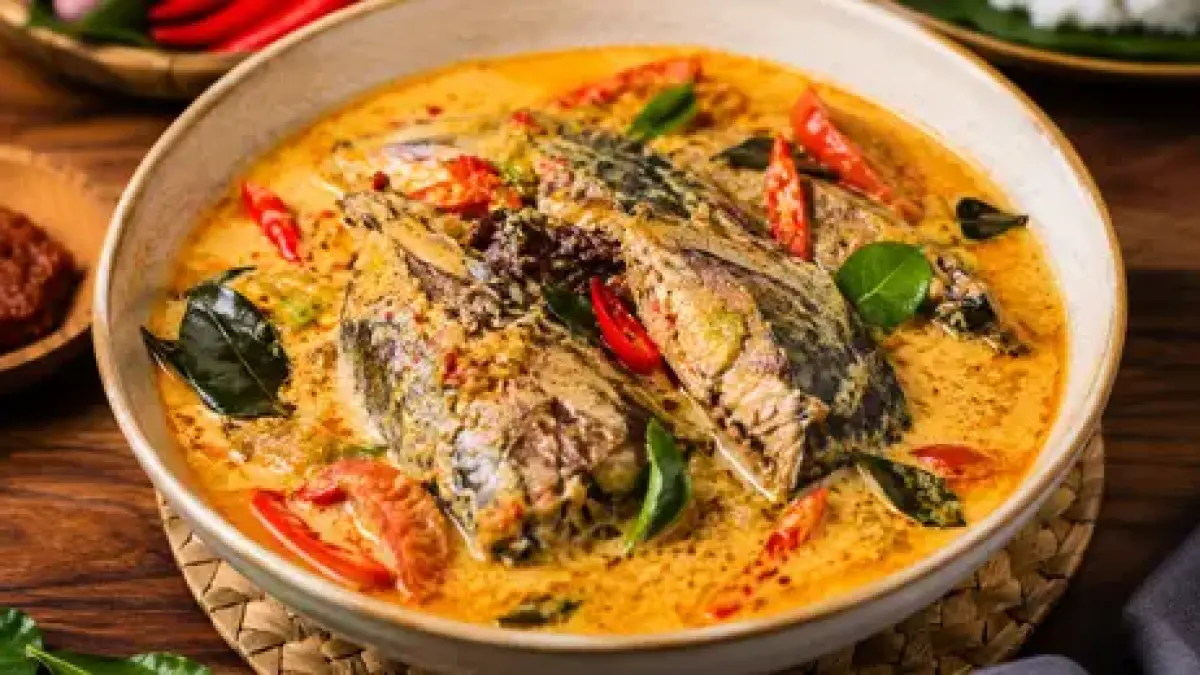 Mangut Tongkol vs Gulai Eungkot: Kuah Santan Pedas Dua Daerah