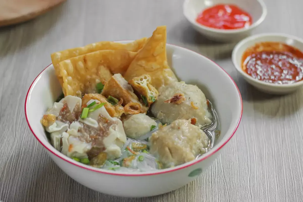 Bakso Sapi Kenyal Gurih Tanpa Bahan Kimia dan Kuah Rempah Tradisional