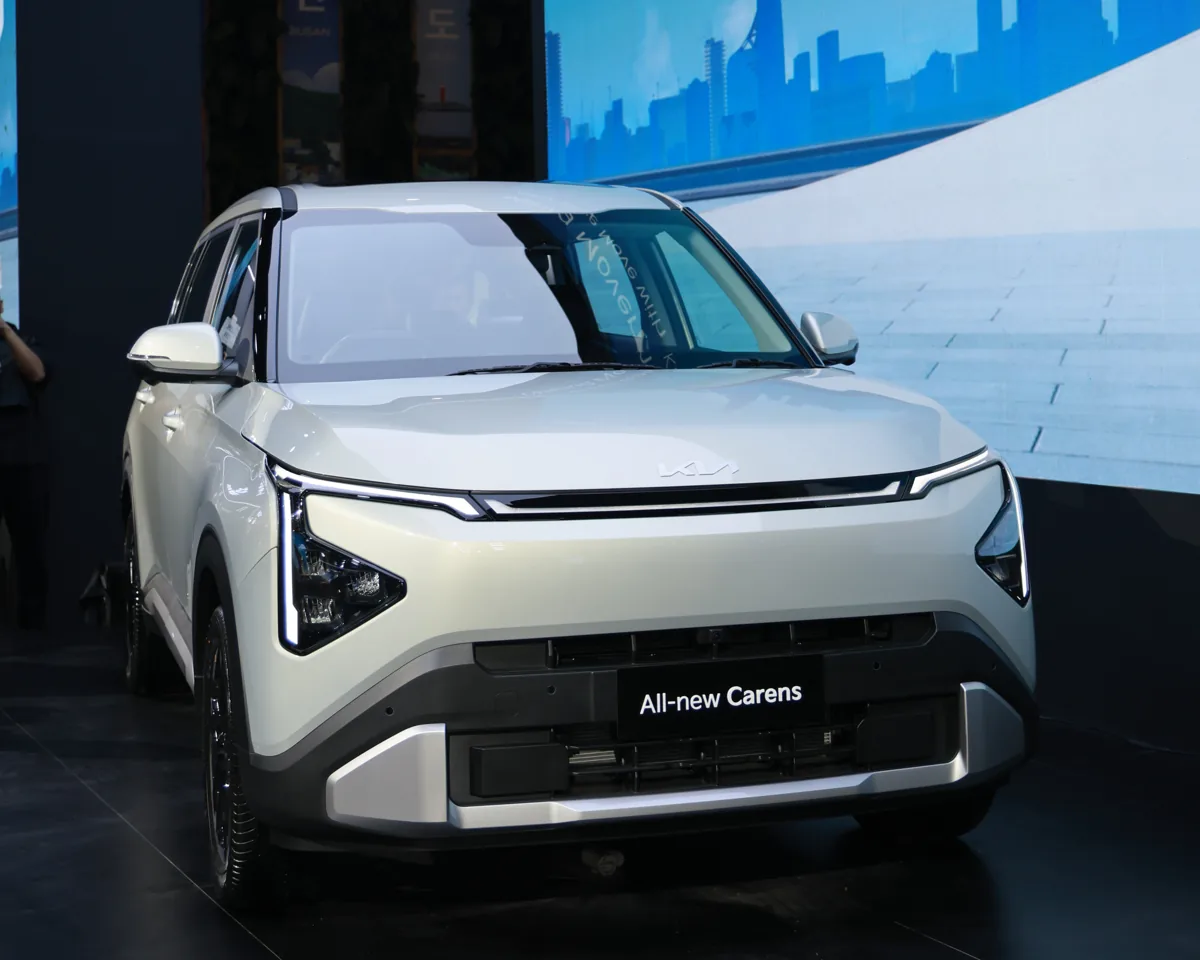 Kia Carens Generasi Baru dan Evolusi Standar MPV Keluarga