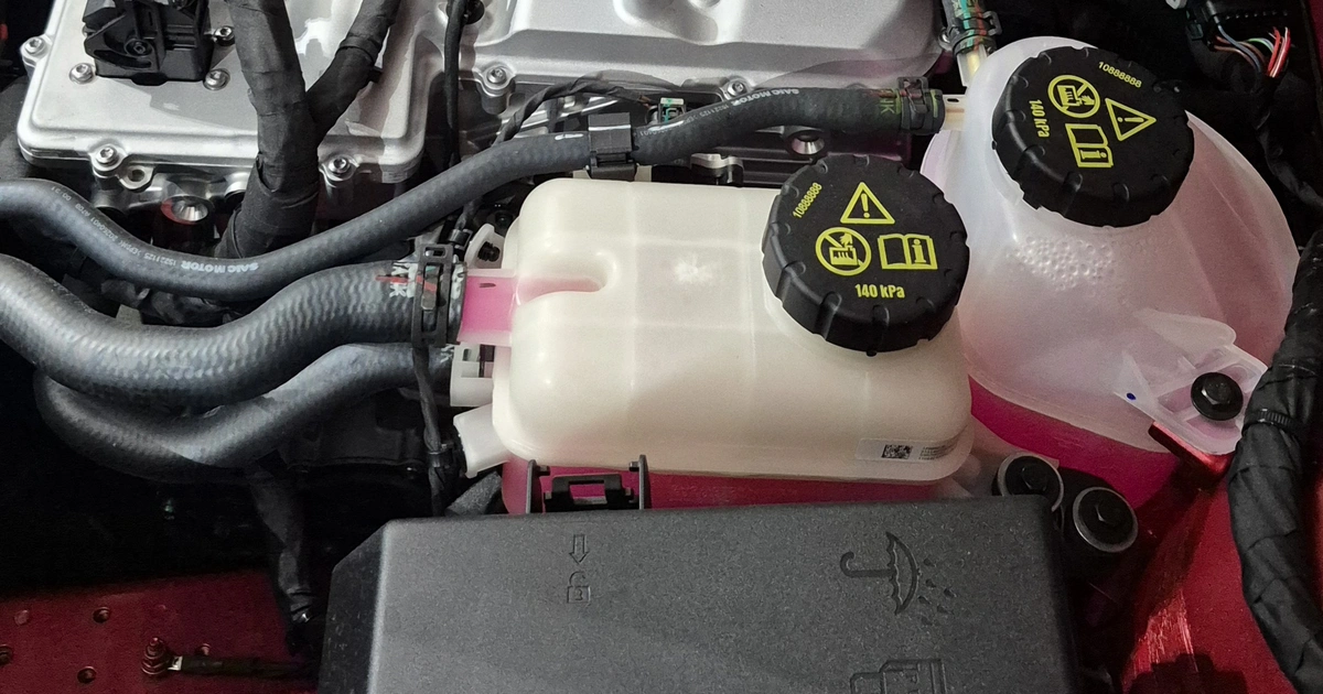 Coolant Baterai Kendaraan Listrik: Spesifikasi dan Waktu Ganti yang Tepat