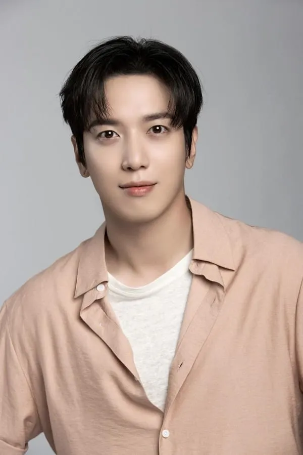 Jung Yong Hwa dan Hong Seung Hee Bawa Romansa Jenaka di Oh! My Guard