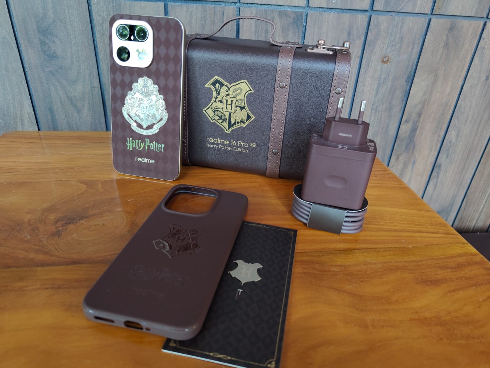 realme 16 Pro Harry Potter Edition: Unboxing Koleksi Hogwarts yang Hidup di Bodi dan Layar