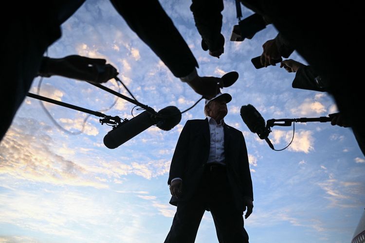 Trump TV 24 Jam: Senjata Baru Gedung Putih Lawan Media