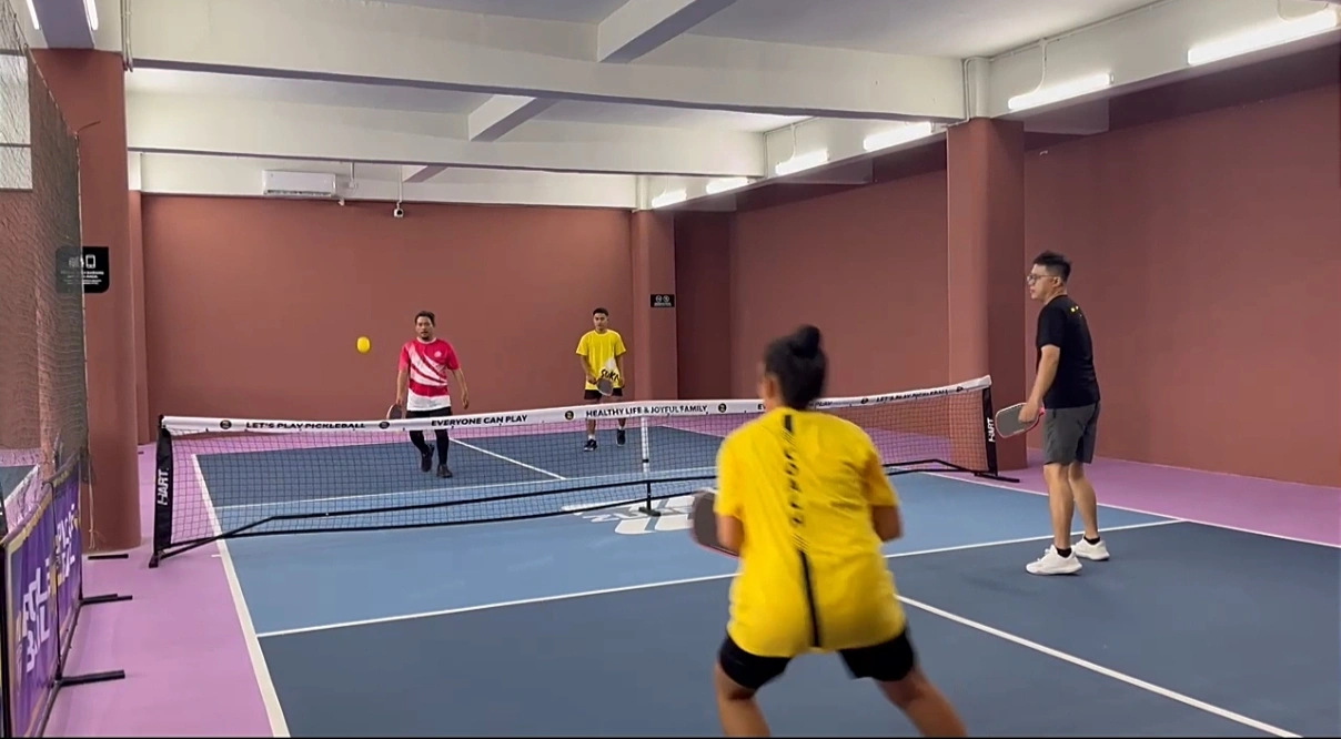 Padel dan Pickleball: Olahraga Raket, Fitness, dan Networking Sosial