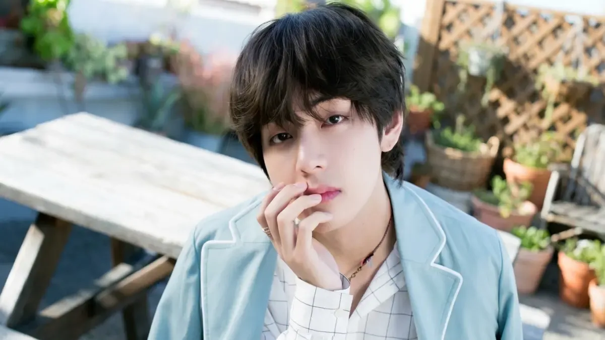 Ketangguhan V BTS di Panggung: Dari Gangguan Pendengaran ke Bahasa Isyarat