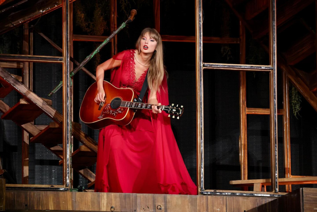 Taylor Swift Raih Penghargaan Perdana Artist Director Honors di MTV VMA