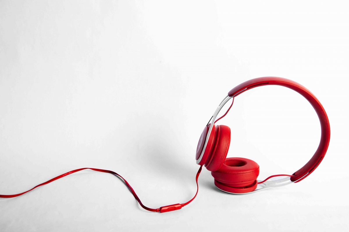Headphone dan Earphone: Pilihan Audio, Cerminan Gaya Hidup