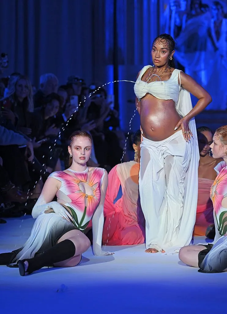 Gaya Selebriti Paling Memukau di London Fashion Week