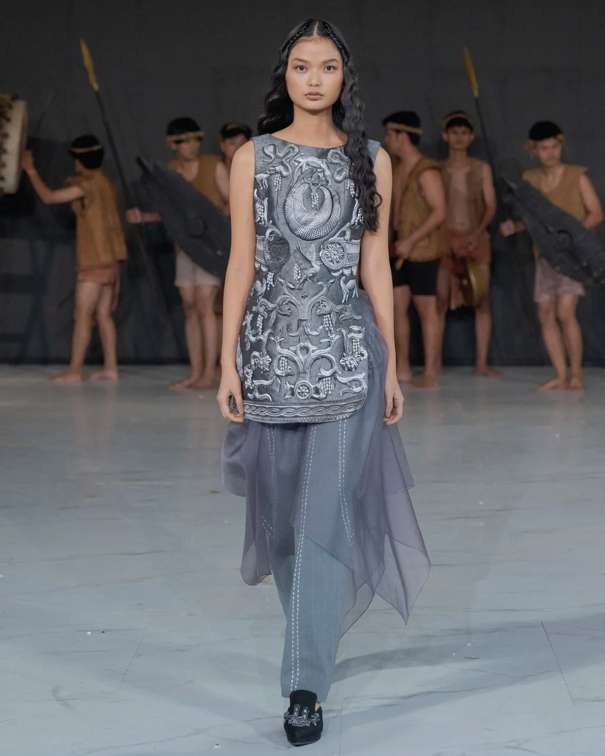 Anggun dan Putri di Catwalk: Fashion Nation Rayakan Dua Dekade
