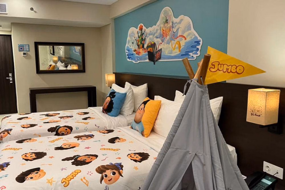 Menginap di Hotel Bertema Film: Review Kamar Jumbo Discovery Ancol
