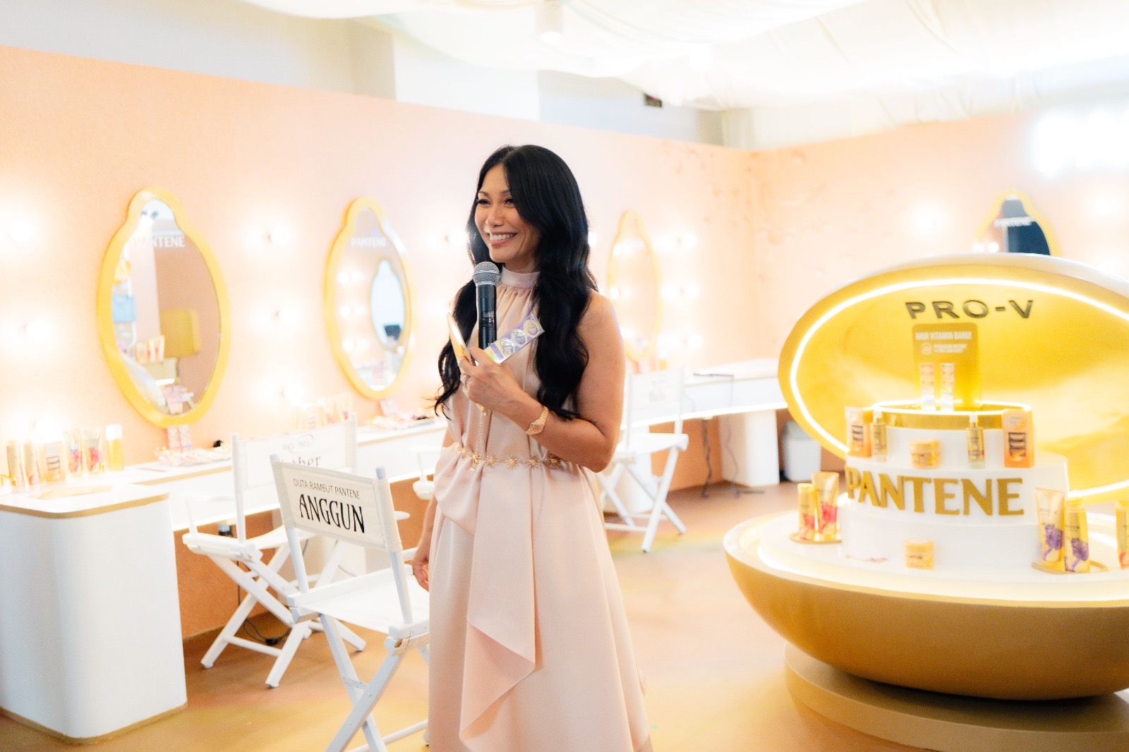 Pantene Hair Gloss Room: Click & Gloss Instan yang Mengubah Cara Kita Merawat Rambut