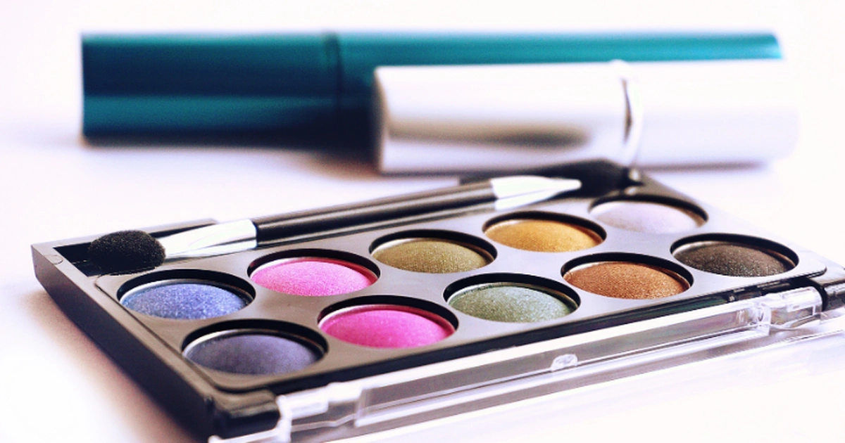 Panduan Lengkap Mengenali Tanda Makeup Sudah Waktunya Diganti