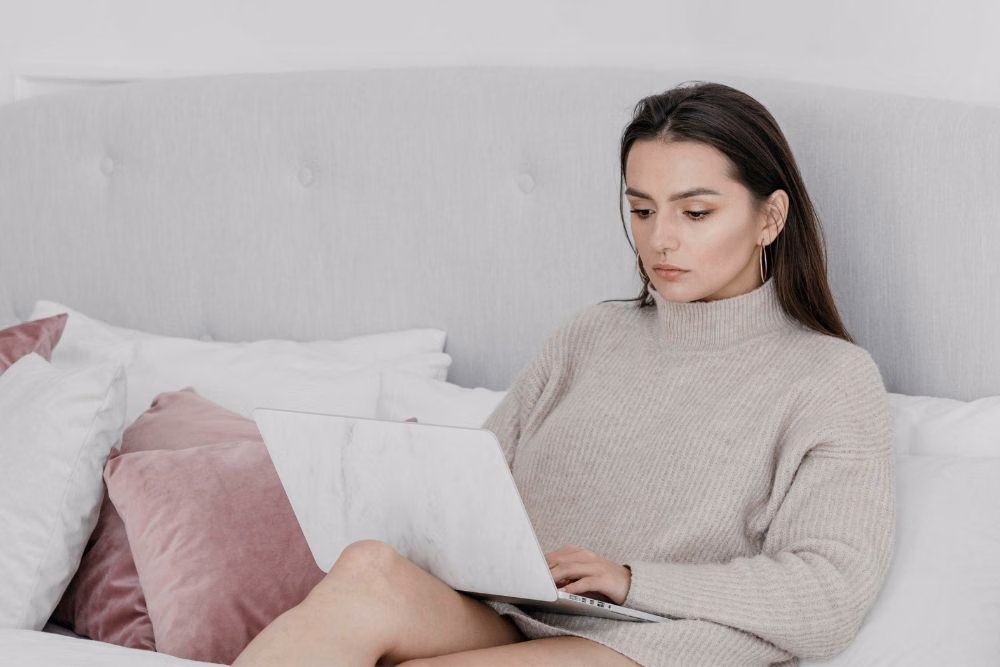 5 Peregangan Efektif Atasi Tech Neck dan Leher Kaku Akibat Layar