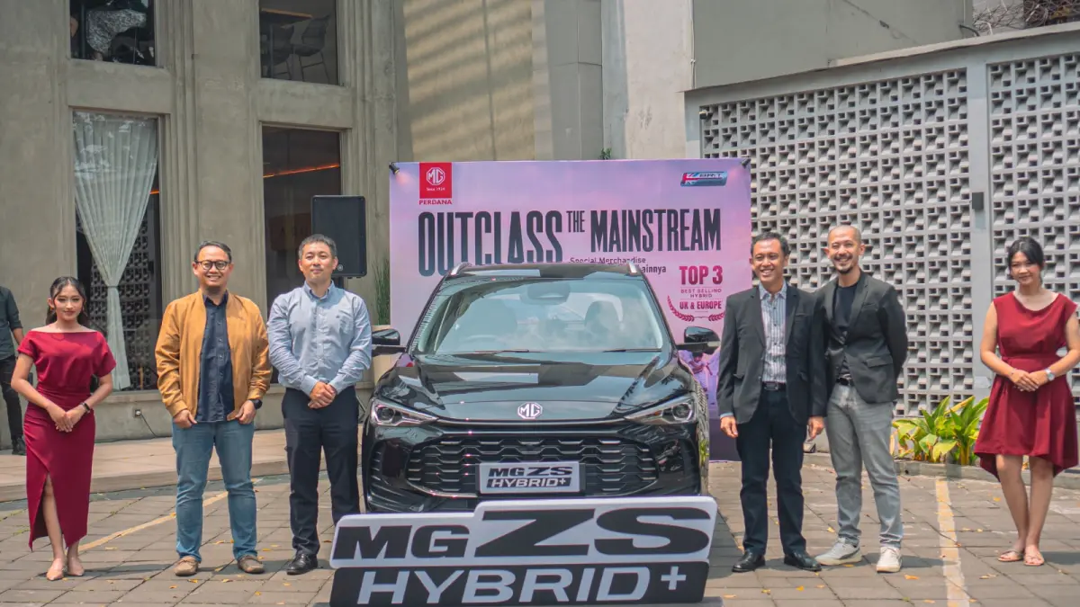 MG ZS Hybrid Plus: SUV Hybrid 1.500 cc Bertenaga 214 PS
