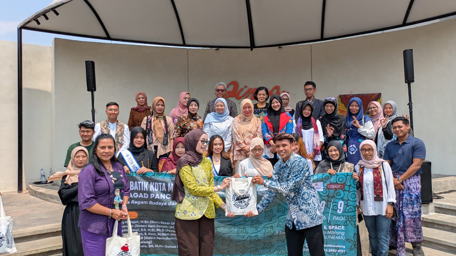 Motif Batik di Era Digital: Mengunci Warisan dari Pembajakan