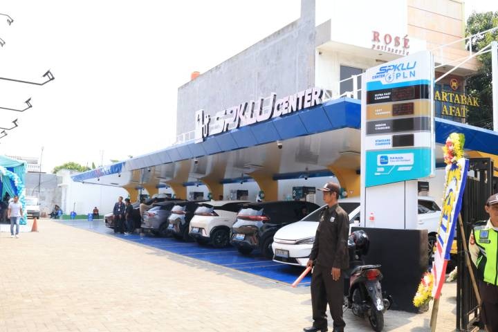 Jaringan Pengisian Daya Listrik Meluas: Home Charging hingga Ultra Fast Charging di Kota