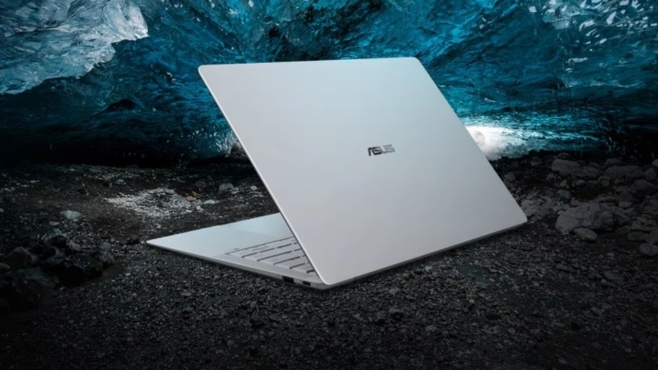 Laptop Kantor Spesifikasi Tinggi untuk Produktivitas Profesional