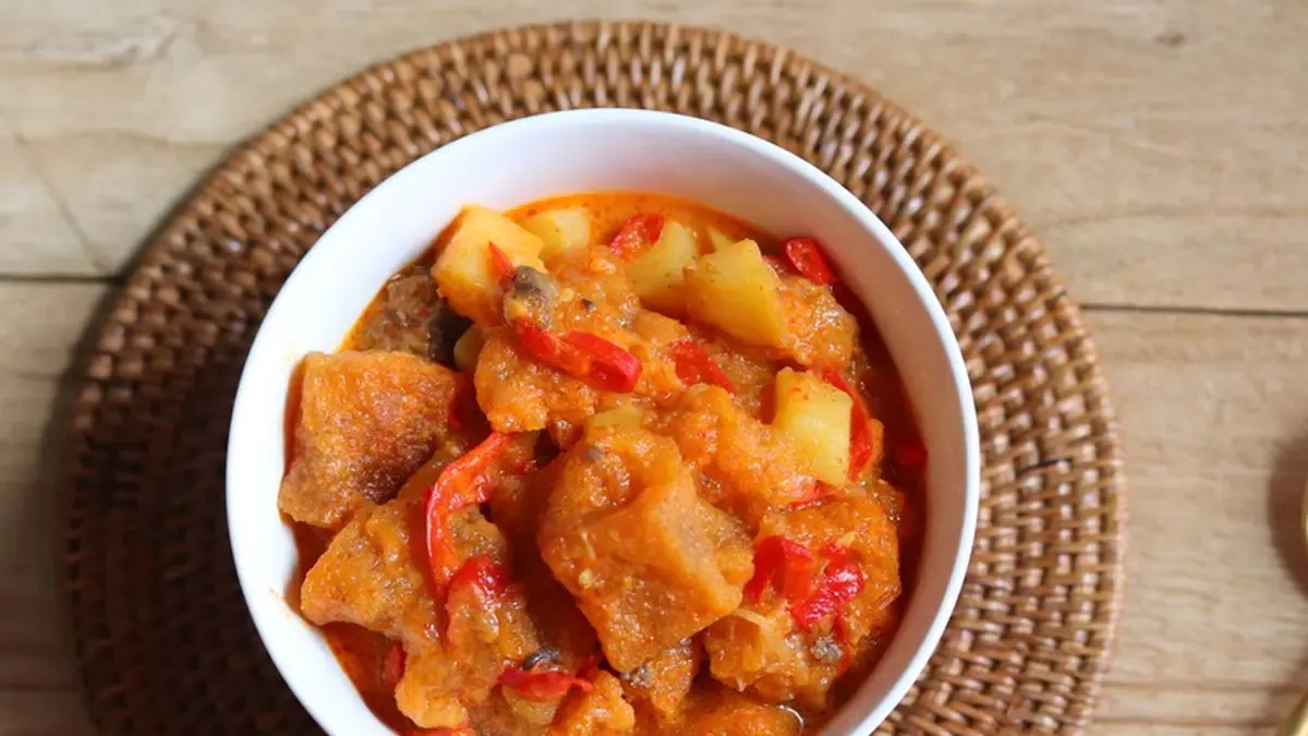Rahasia Sayur Bersantan: Lodeh Tewel dan Krecek yang Kuahnya Gurih Meresap