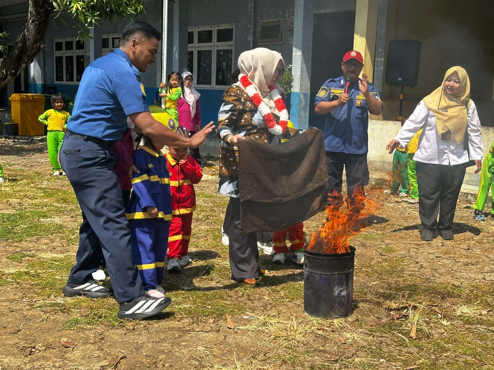 Mengenalkan Mitigasi Kebakaran kepada Anak Usia Dini