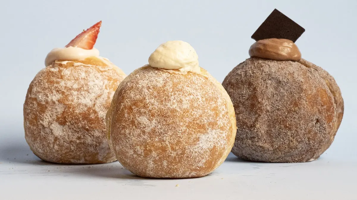 Donat Ala Jepang dan Soufflé Pancake di Era Kafe Modern