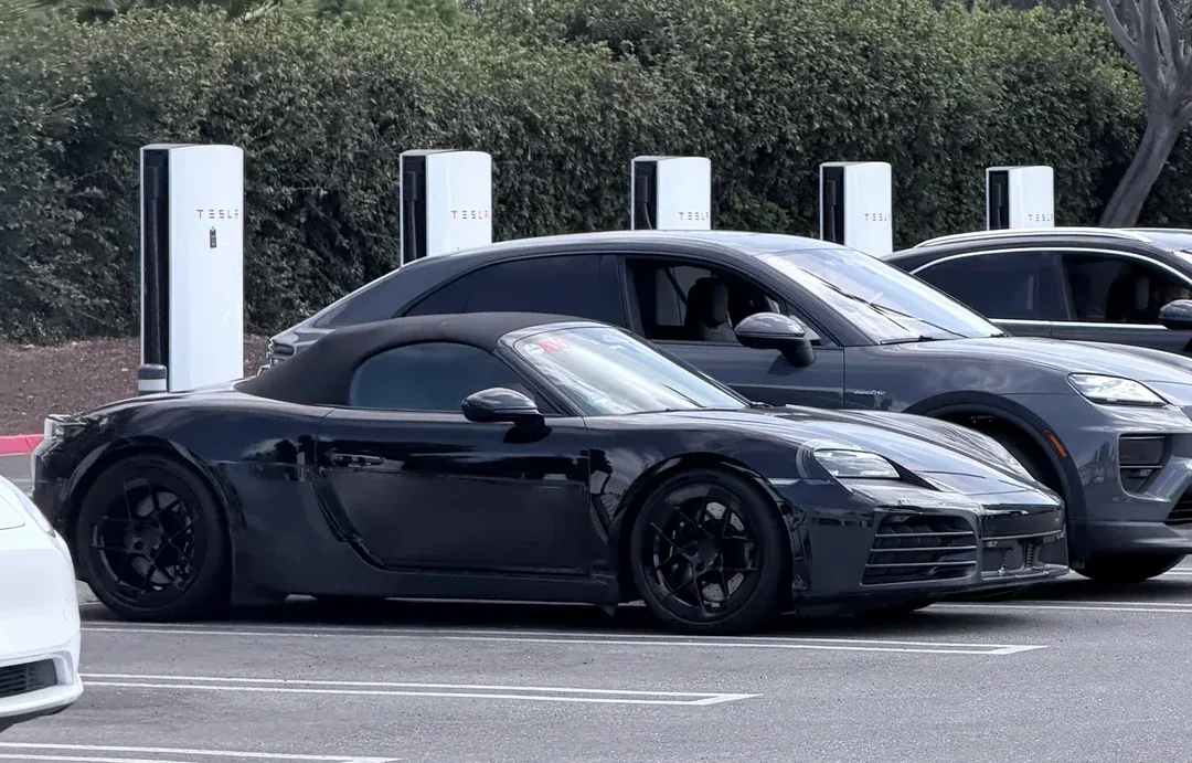 Porsche Boxster EV, NACS, dan Arah Baru Ekosistem Supercharger
