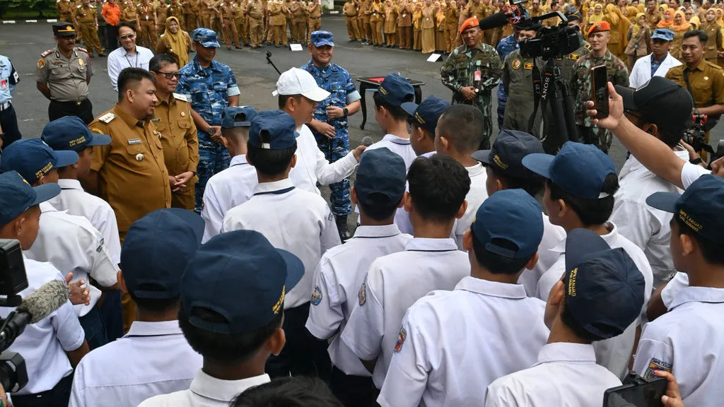 Korps Kadet di Sekolah Menengah: Disiplin atau Militerisasi?