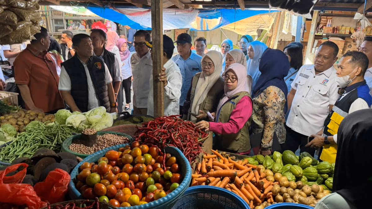 Cabai Rawit Melambung: Surplus Produksi, Pasar Tetap Menjerit