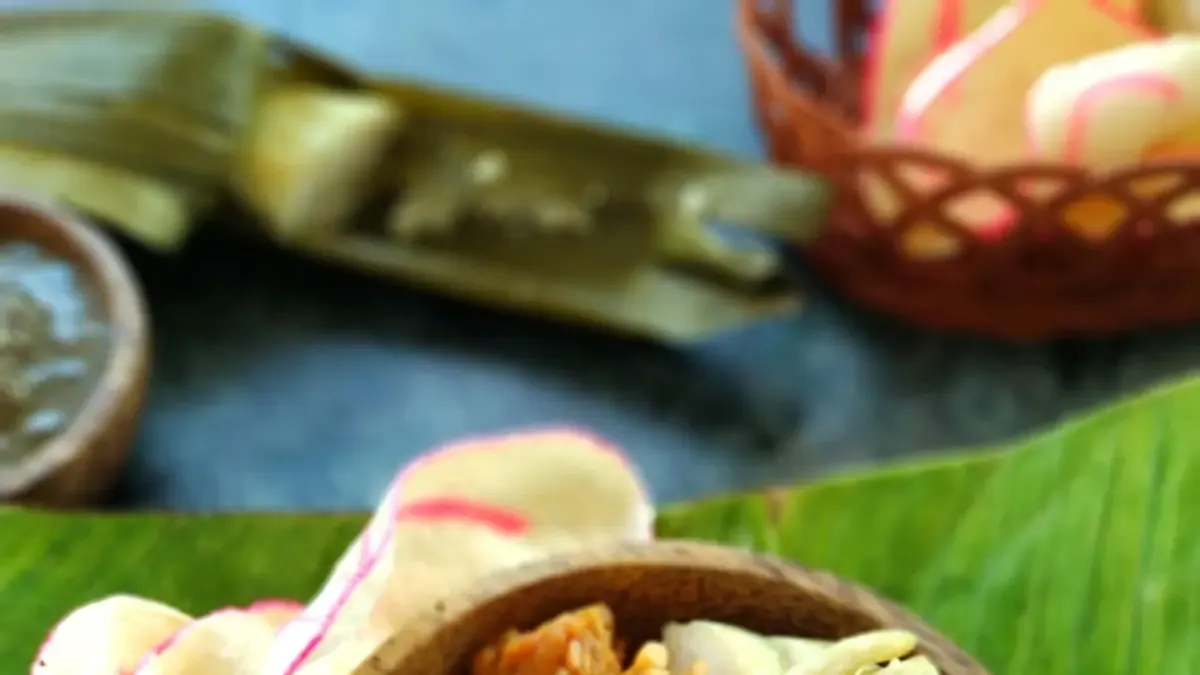 Rahasia Cita Rasa Rujak Cingur: Cingur Empuk, Petis, dan Pisang Batu