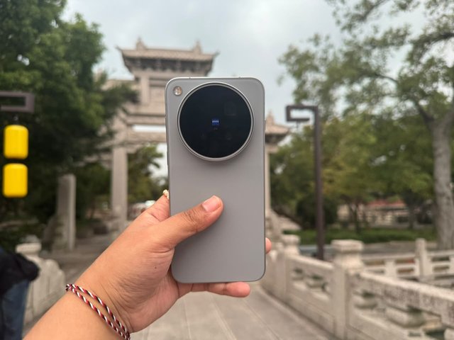 Vivo X500 Pro Max: Raja Kamera Baru dengan ZEISS 200MP?