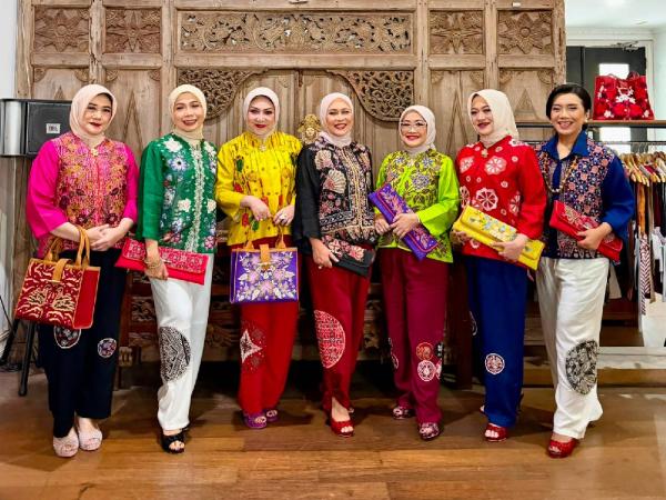 Motif Batik di Era Digital: Mengunci Warisan dari Pembajakan