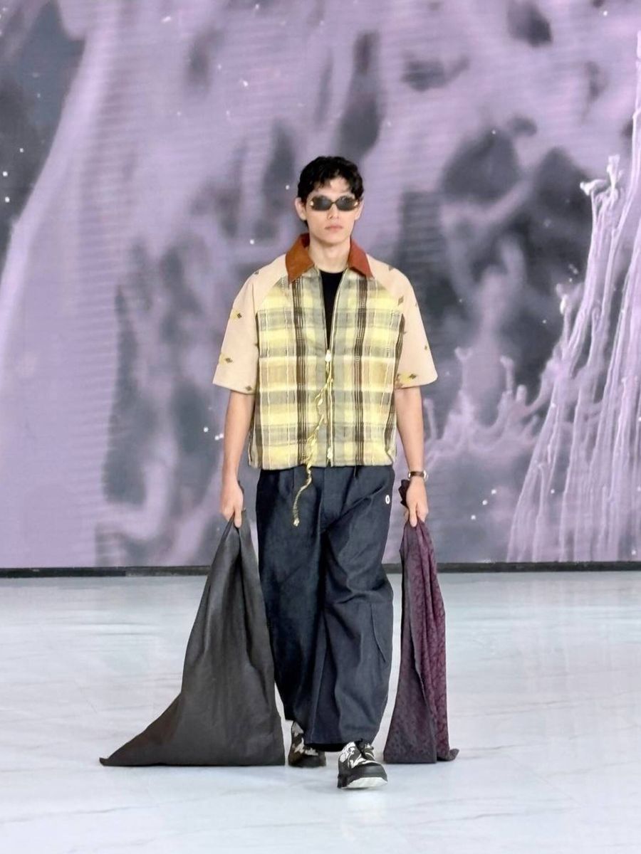 Tenun Tradisional Modern: Ketika Warisan Tekstil Menjadi Avant-Garde di Runway