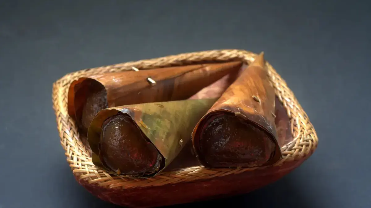 Kue Lumpur dan Kue Pasung: Jajanan Lembut yang Patut Dilestarikan