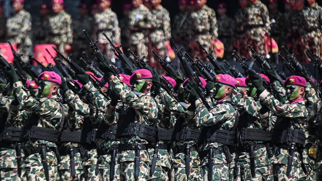 Korps Kadet di Sekolah Menengah: Disiplin atau Militerisasi?