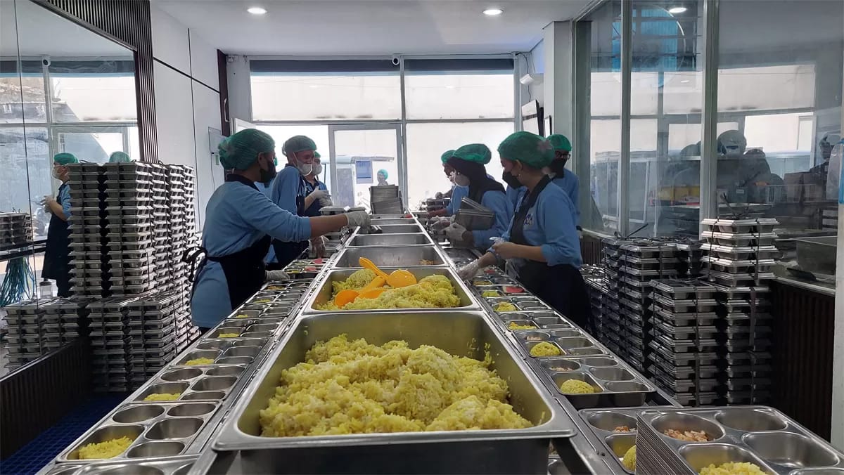 Model Dapur Terpusat Jepang: Jalan Keluar dari Keracunan Makanan Massal