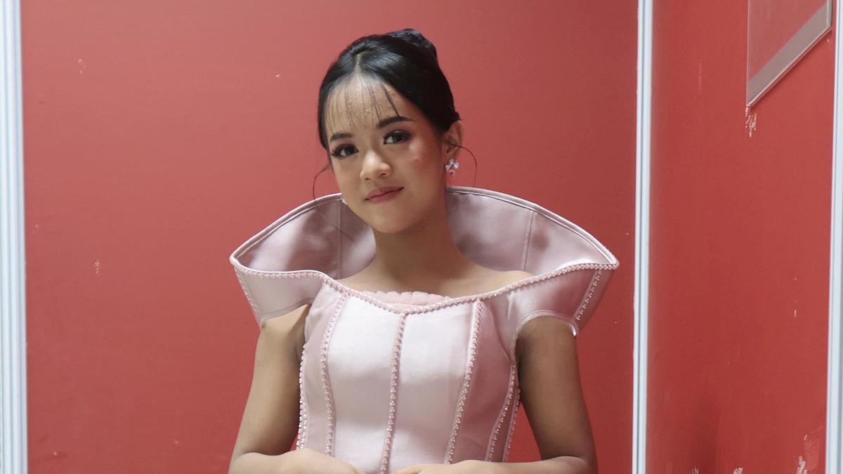 Perjalanan Peserta Dangdut Academy 8 Top 17: Kekuatan Keluarga di Balik Panggung