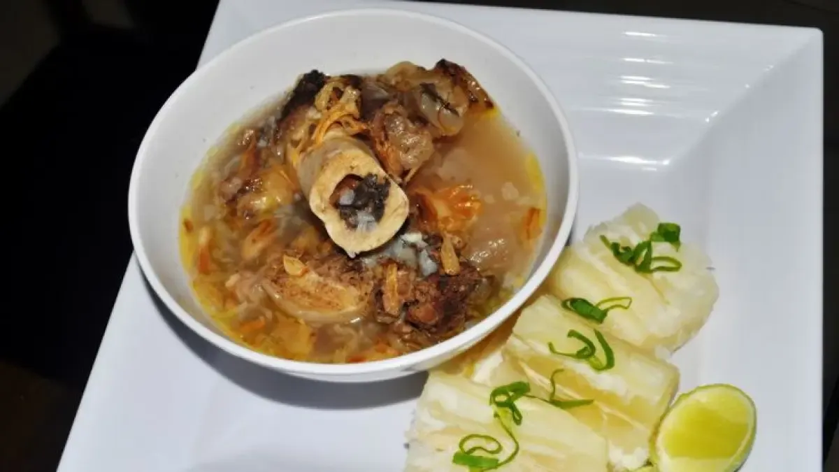 Kaledo Palu: Kuah Asam Pedas Bening dengan Teknik Pengangkatan Lemak yang Unik