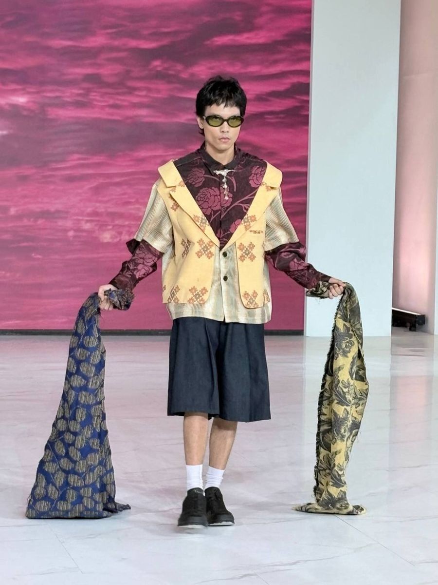 Desainer Lokal Membawa Tenun Tradisional ke Panggung Fashion Nation