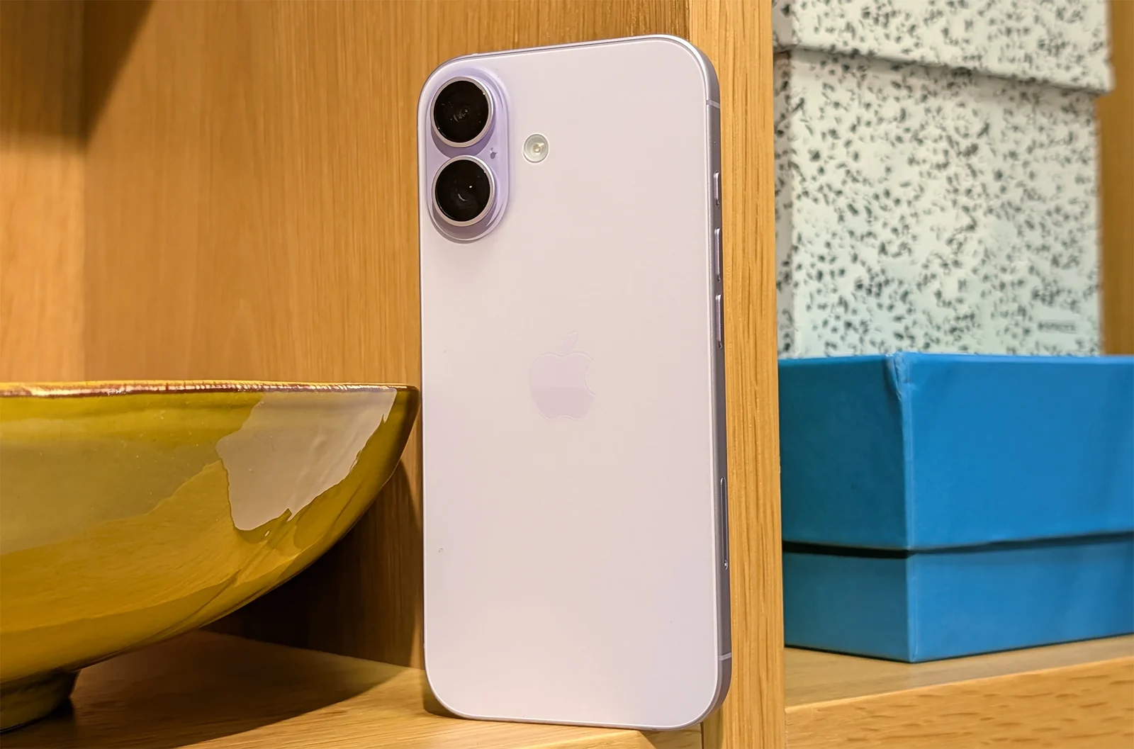 iPhone 18 dan iPhone 18e: Chip 2nm, RAM 12GB, dan Strategi Peluncuran Baru