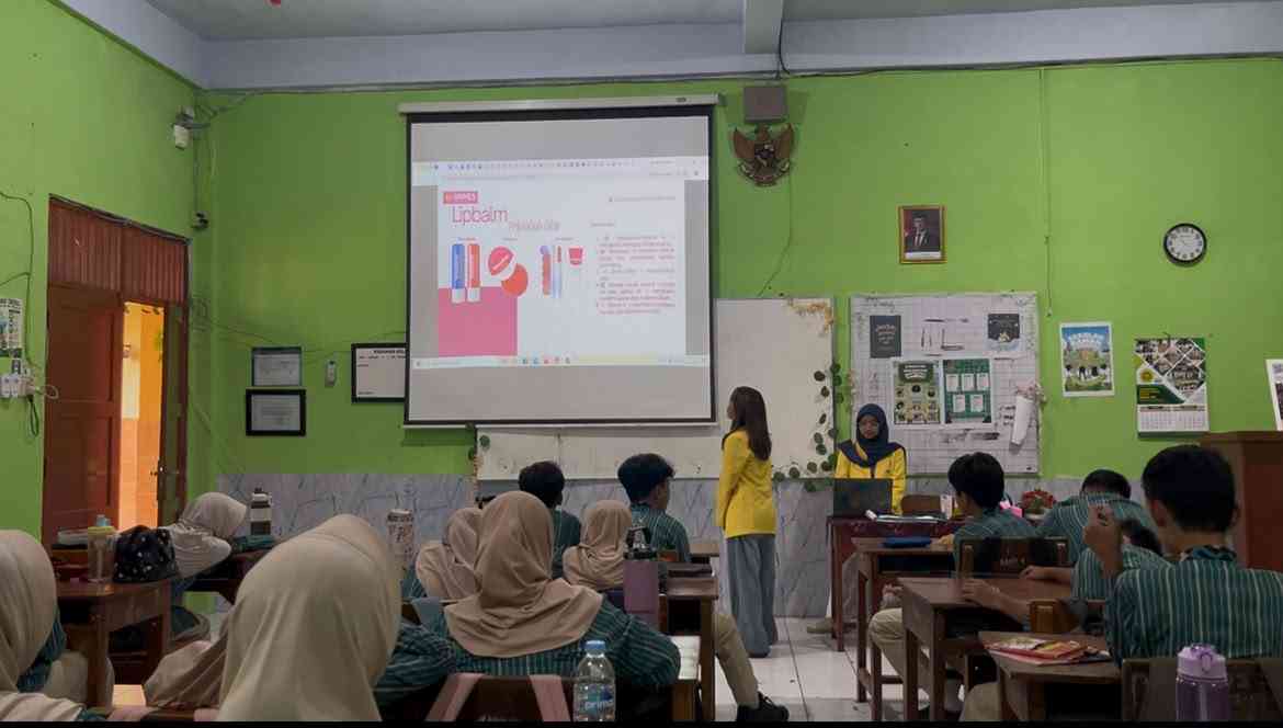 Panduan Orang Tua: Membimbing Remaja Memilih Skincare Aman
