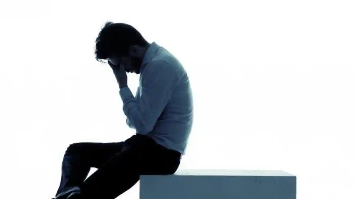 Tersenyum Ceria tapi Menderita: Mengenali Smiling Depression