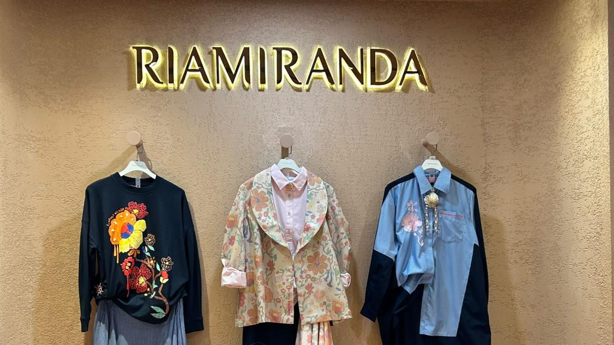 Kolaborasi Ria Miranda x Mel Ahyar: Resonansi Feminin dan Eksperimental