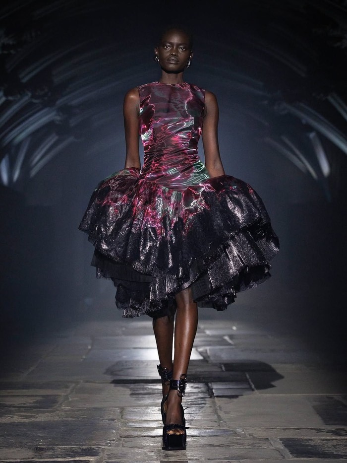 Enam Tren Runway yang Mengubah Wajah London Fashion Week