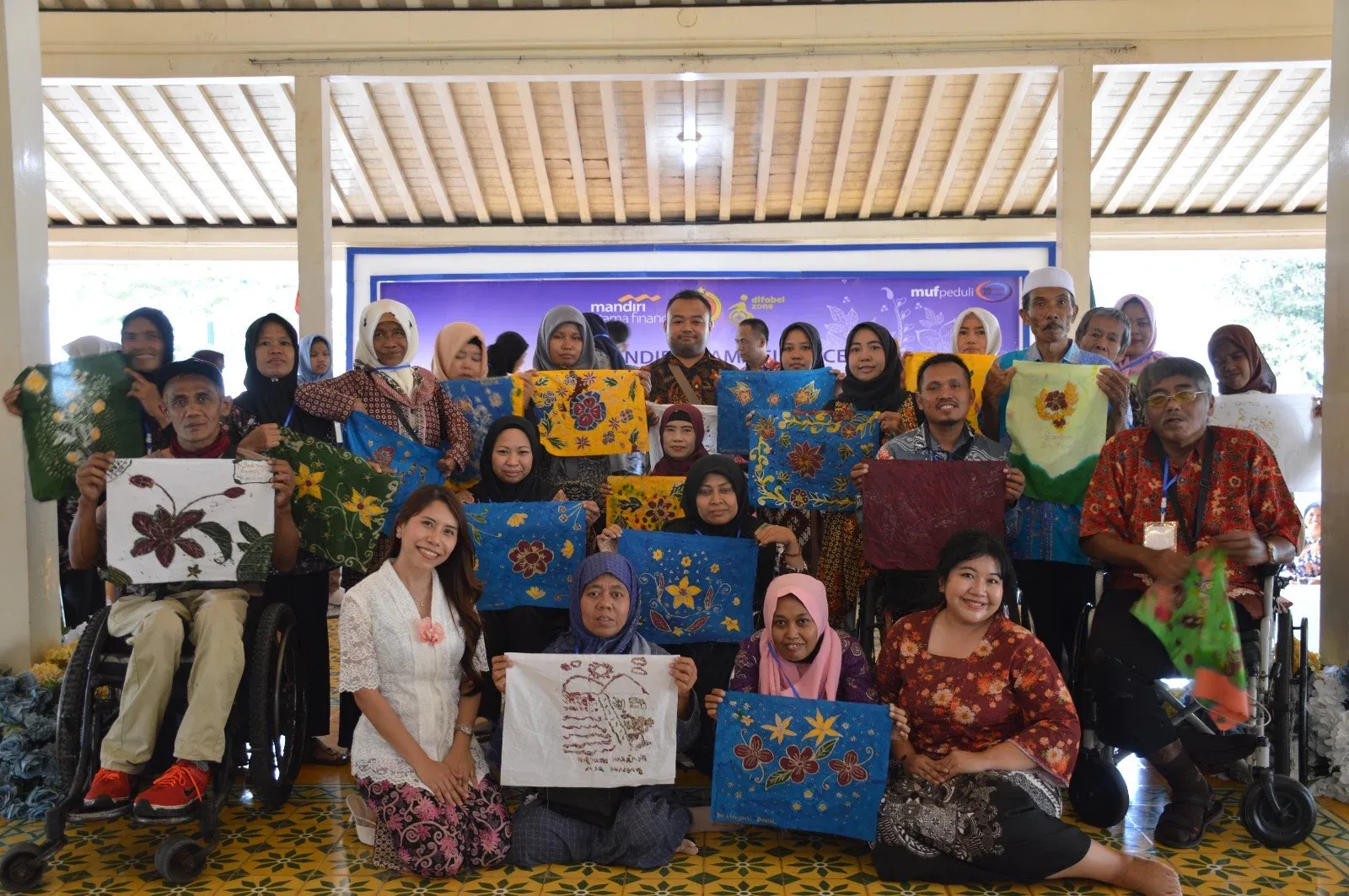 Batik dan Tenun: Saat UMKM Tekstil Lokal Naik Kelas