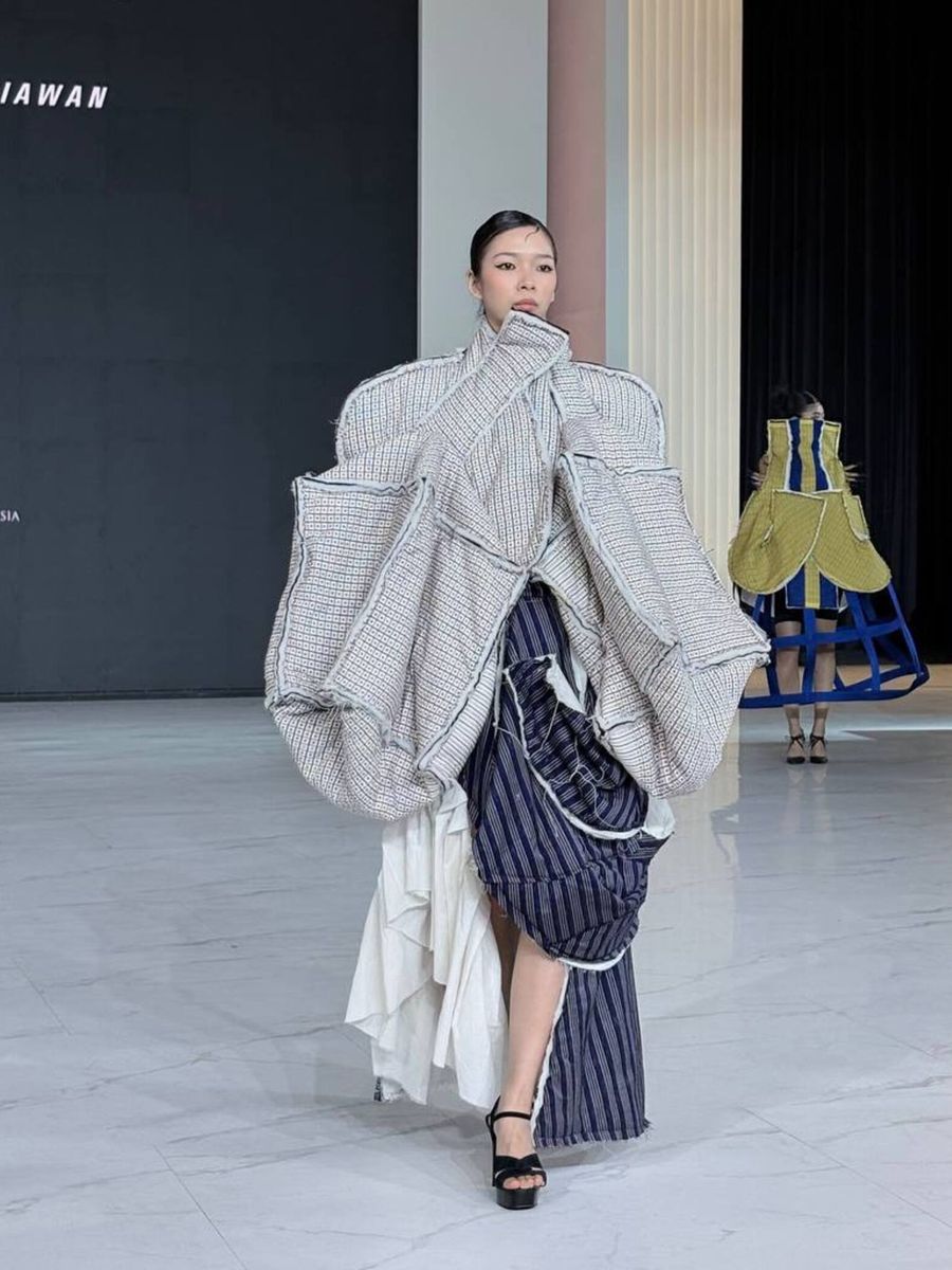 Desainer Lokal Membawa Tenun Tradisional ke Panggung Fashion Nation