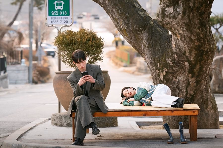 Segitiga Cinta Berubah Bujur Sangkar: Love Square Paling Rumit di Drakor A Love Other Than Yours