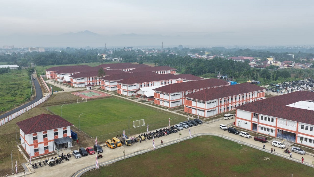 Sekolah Gratis dari SD hingga PTN: Berani Besar, Harus Serius