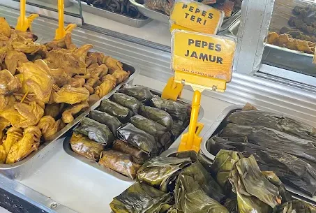 Panduan Lengkap Kuliner Legendaris 6 Kota: Kupat Tahu, Sate, hingga Warung Malam Buka Subuh