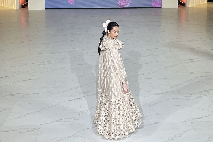 Tiga Desainer Lokal Rayakan Warisan Tekstil di Fashion Nation ke-20