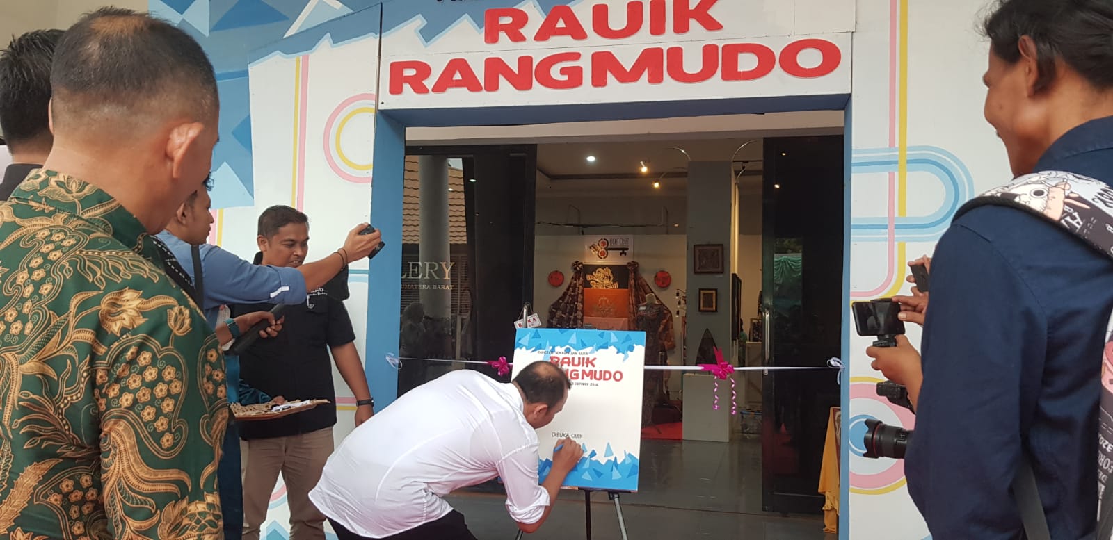 Pameran Seni Kriya Siswa SMK: Dari Galeri ke Pasar Kreatif